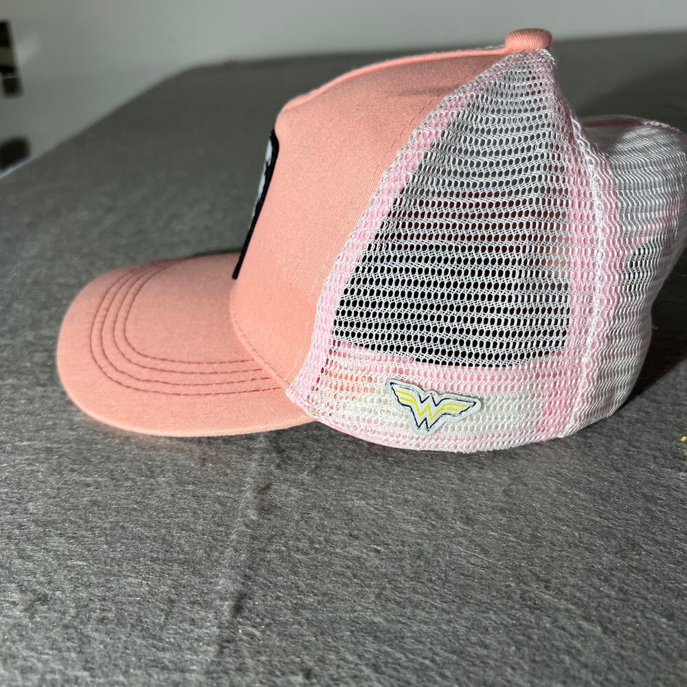 Wonder Woman Trucker Hat Pink White Mesh Snapback - Picture 2 of 5